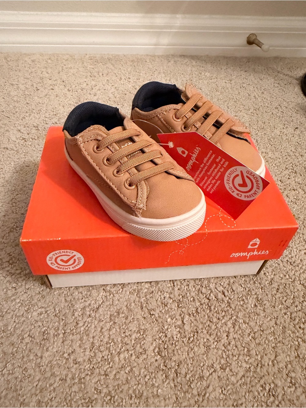 NWT Oomphies Kids Casual Tan Sneaker